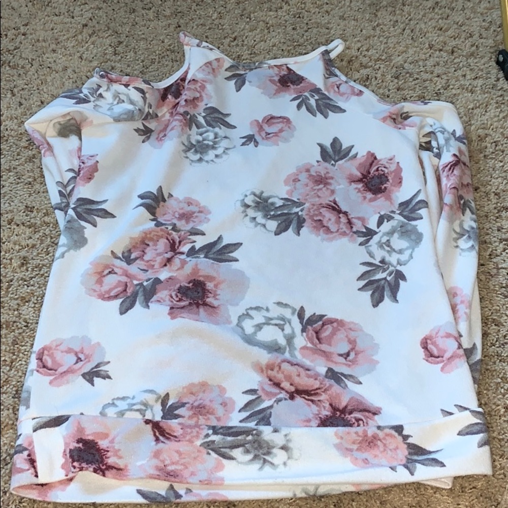 cold shoulder top - Picture 2 of 2
